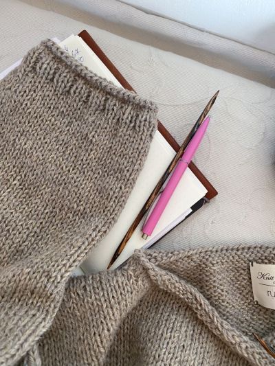 Knitting pattern for the Ruke Muse sweater