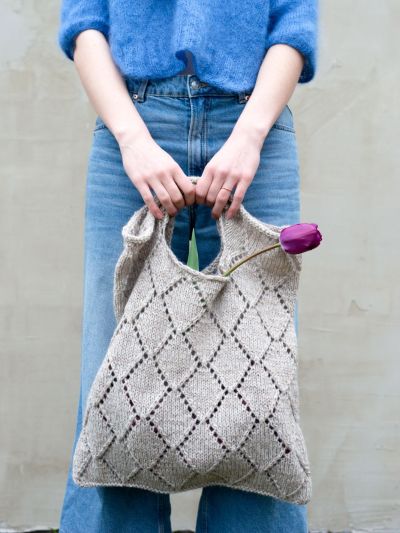 Diamond Market Bag Knitting Pattern with Diamond Lace Stitch