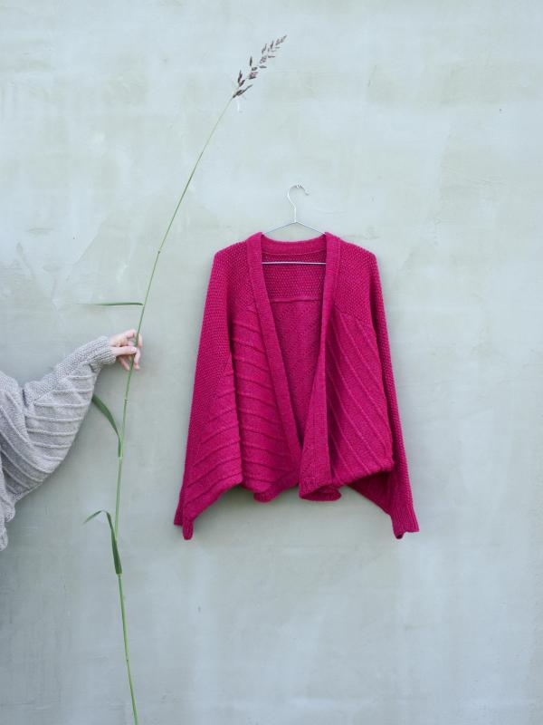 Ruke Chic Cardigan knitting pattern – hand-knitted boho sweater design