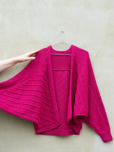 Ruke Chic Cardigan knitting pattern – hand-knitted boho sweater design