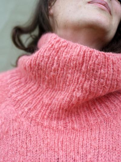 MO Mohair knitting pattern – top-down chunky raglan sweater