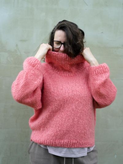 MO Mohair knitting pattern – top-down chunky raglan sweater