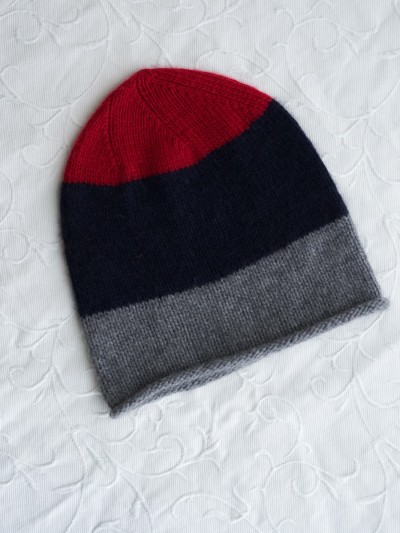 Ruke Weekend Hat knitting pattern full view red navy grey