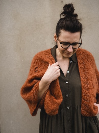 Cherry Blossom cardigan knitting pattern close front detail by Ruke Knit