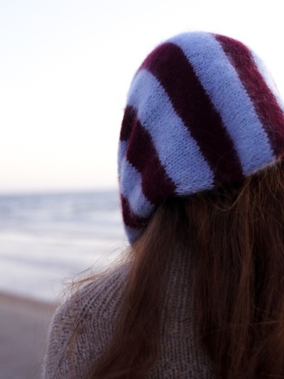 Ruke Headscarf knitting pattern striped knit hood detail view