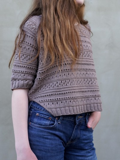 Yoga Summer sweater knitting pattern side view with short sleeves and side slit
