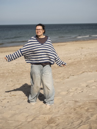 Marine sweater knitting pattern by Ruke Knit - front view of oversized striped sweater