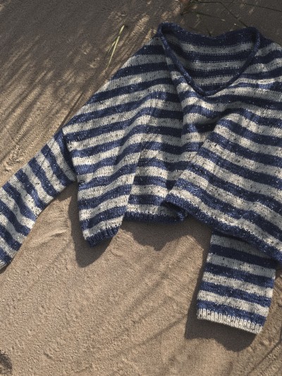 Marine sweater knitting pattern by Ruke Knit - flatlay detail of oversized striped sweater
