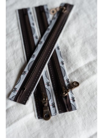 Zipper dark brown 20 cm