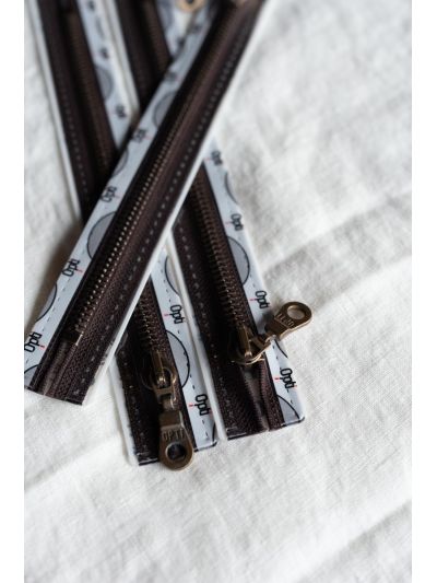 Zipper dark brown 20 cm