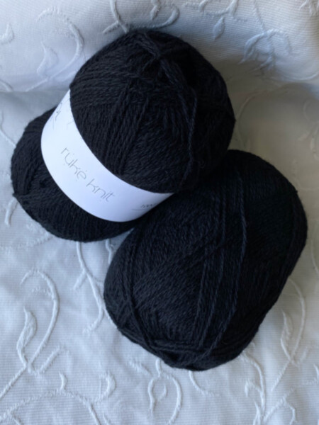 Ruke knit Wool yarn - Black (210), 100g