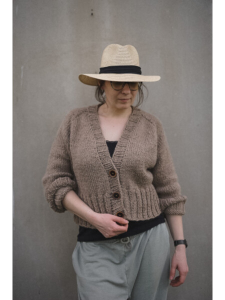 Knitting pattern for Andes v neck cardigan