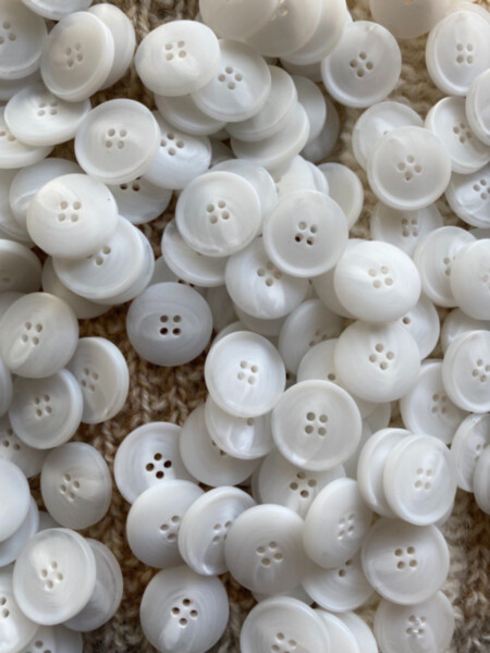 Ruke Bioresin buttons, white, 23 mm
