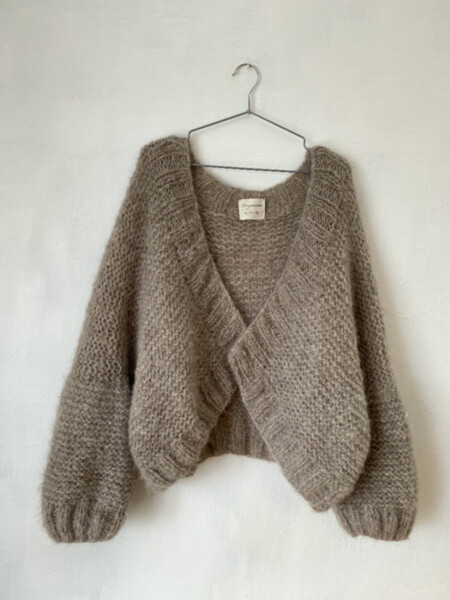 Knitting pattern for Ruke fluffy cardigan
