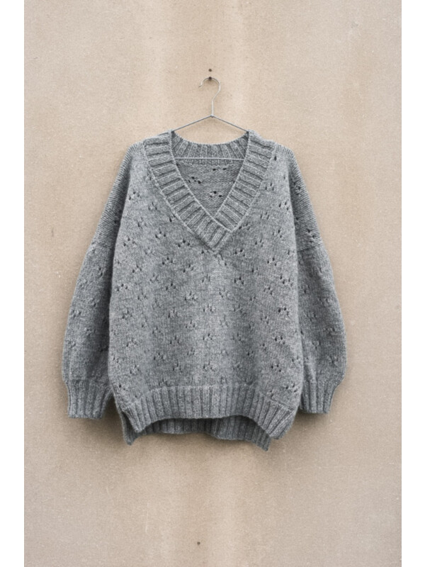 V neck Ruke boxy sweater knitting pattern