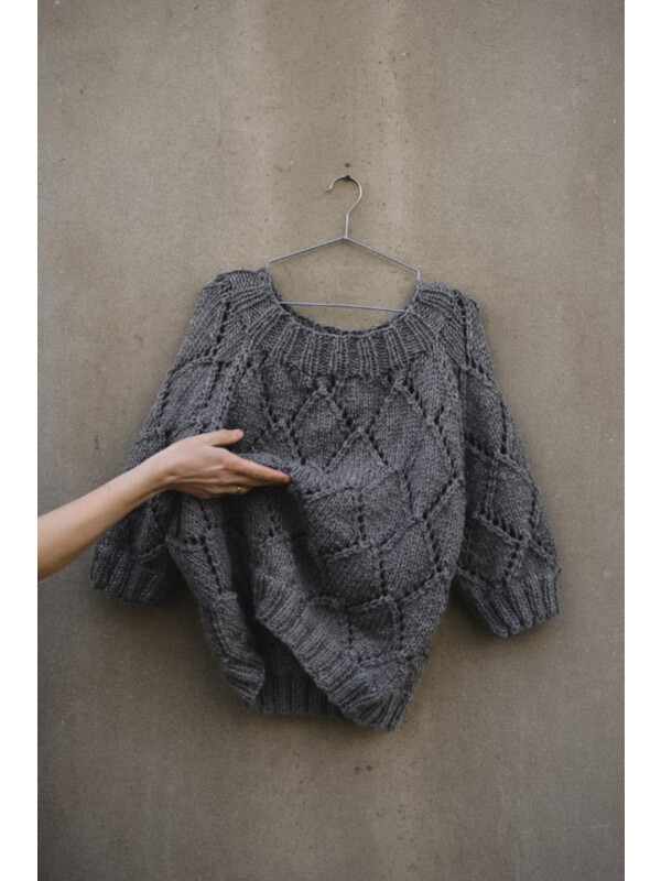 Knitting pattern for Diamond chunky pullover