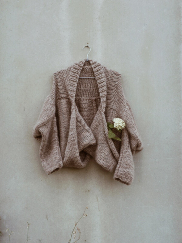 Knitting pattern for Light air cardigan by Ruke knit